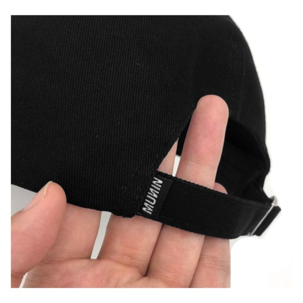 Gorra Negra Essentials MUNIN | Gorra minimalista ajustable